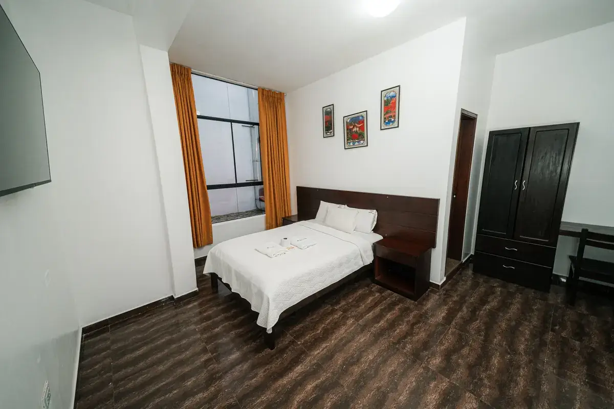 Habitación Matrimonial con cama amplia