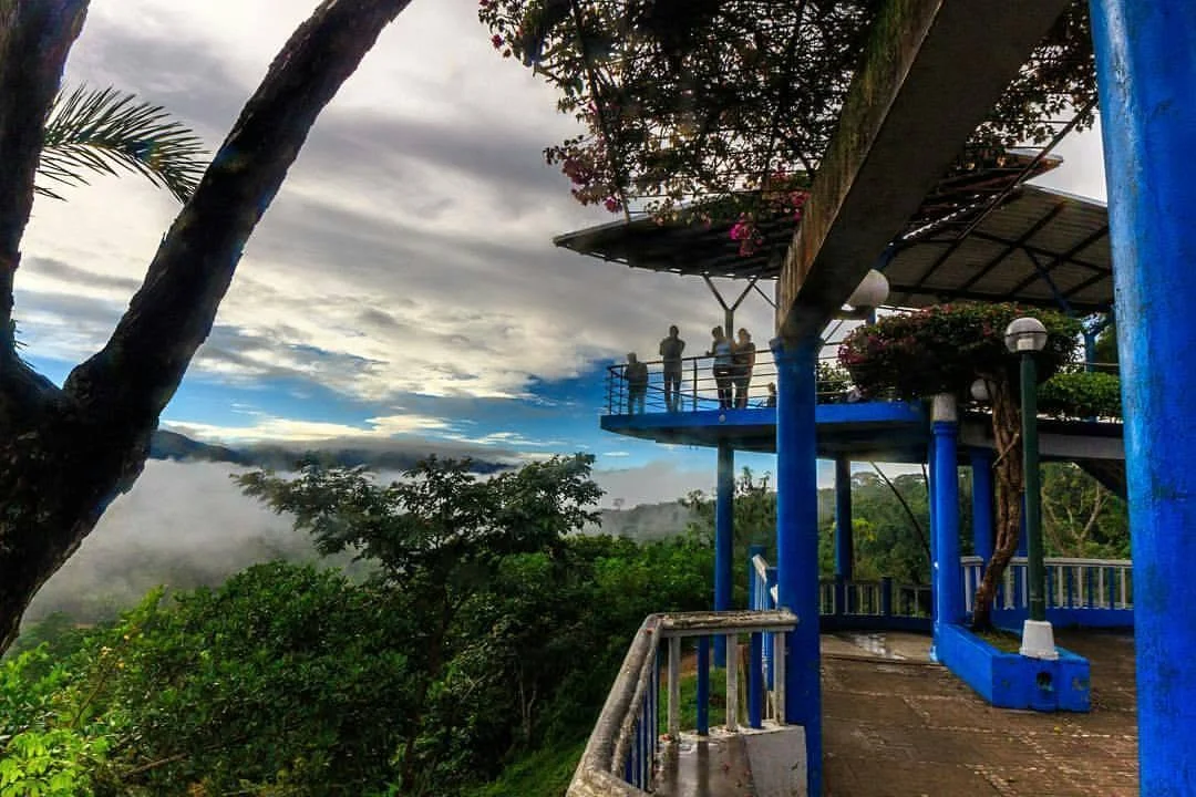 Mirador Punta de Tahuishco con vista al río Mayo - Moyobamba